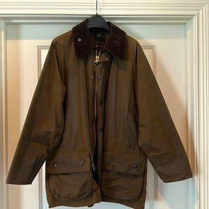 The classic Men’s Barbour Beaufort waxed jacket size C40.